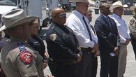 Arredondo, de 50 años, se crió en Uvalde y pasó buena parte de sus casi 30 años de carrera policial en la ciudad. Arredondo, de 50 años, se crió en Uvalde y pasó buena parte de sus casi 30 años de carrera policial en la ciudad.