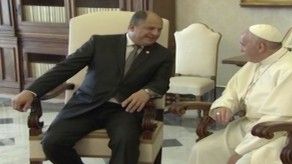 El papa y Solís hablan de narcotráfico e migración en el Vaticano