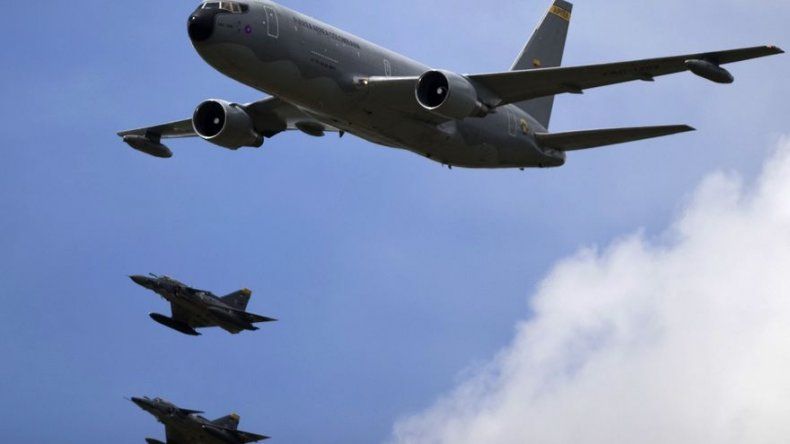 Boeing sigue de cerca los informes de avión desaparecido con 239 pasajeros