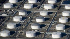 Irán suspenderá exportación de petróleo si actuales clientes no pagan