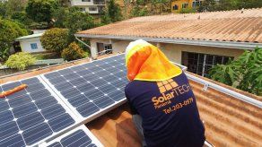 ASEP promueve energía limpia a través de paneles solares