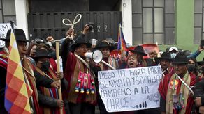 “Nunca me voy a rendir en esta lucha por la democracia de Bolivia. A los bolivianos les digo que no dejemos que nos impongan una dictadura como en Venezuela y Cuba”, dijo el gobernador.