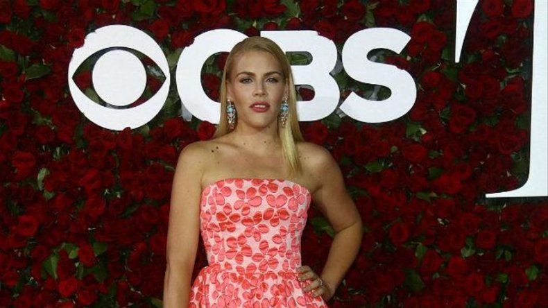 La actriz Busy Philipps temió ser asesinada en un Uber