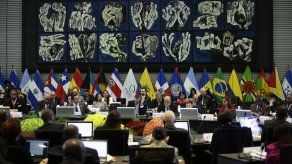 Cancilleres de Celac se reúnen a puerta cerrada en Quito previo a cumbre