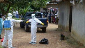 OMS: Traten ébola con sangre de sobrevivientes