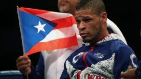 Flanagan vence a boricua Cruz y retiene cetro de la OMB