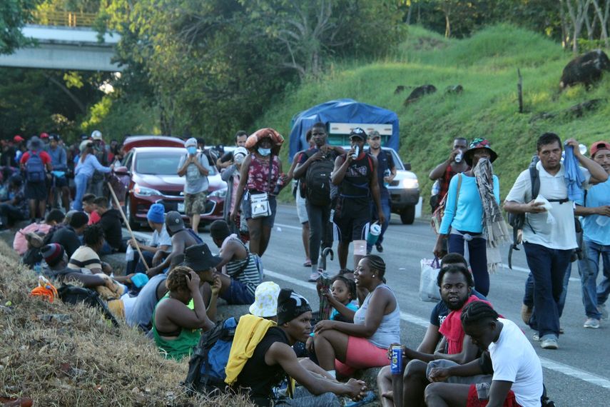 Las caravanas migrantes avanzan por M xico en medio de obst culos