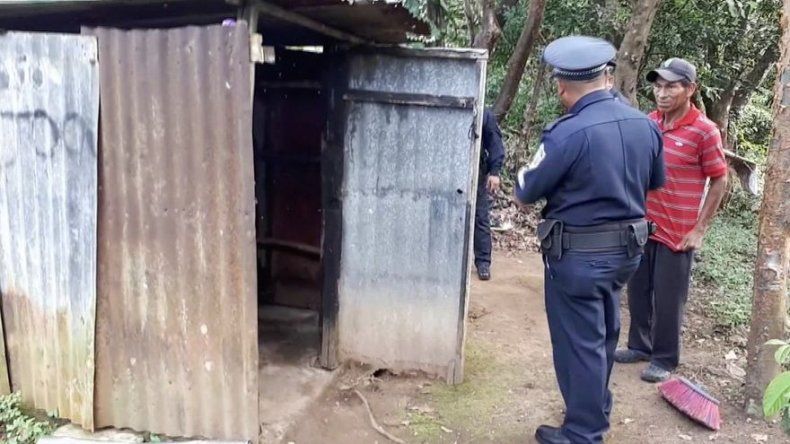 Policías rescatan a recién nacido de letrina en Veraguas
