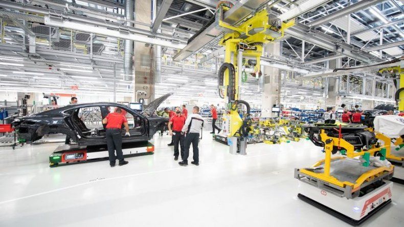 Industria automotriz europea alerta de un sismo en caso de Brexit sin acuerdo