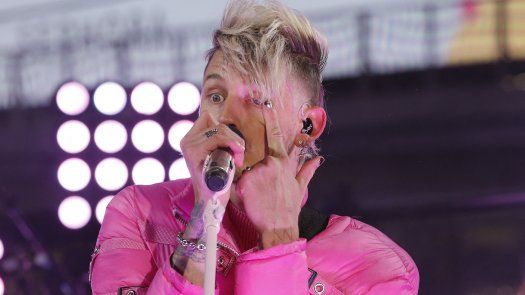 Machine Gun Kelly lanzará su propia línea de esmaltes
