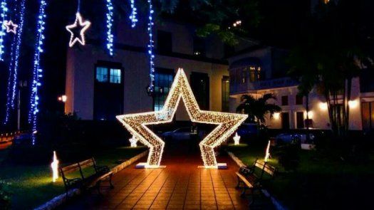 Encendido de luces navideñas en parque Francisco Arias Paredes este viernes