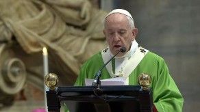 El papa celebra una misa por los migrantes, los últimos de la sociedad El papa celebra una misa por los migrantes, los últimos de la sociedad