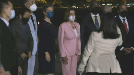 Nancy Pelosi a su llegada a Taiwán.