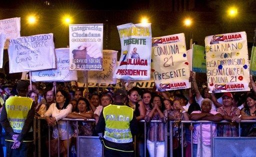 Dos últimas encuestas dan sendas victorias a Santos y a Zuluaga en Colombia