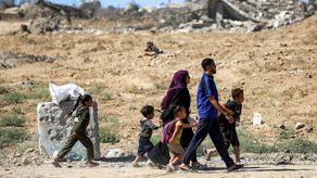 Israel cesa su ofensiva en Gaza y palestinos emprenden camino de regreso a sus hogares.