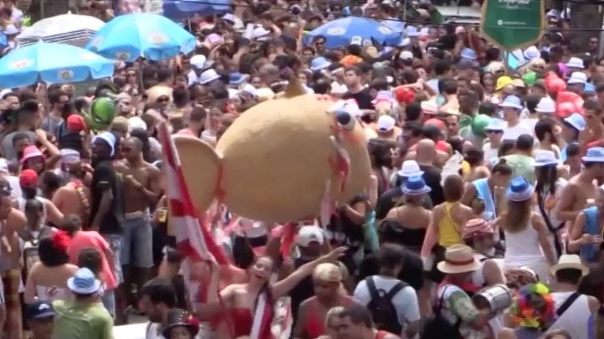 El Carnaval de calle es un éxito en las calles de Botafogo