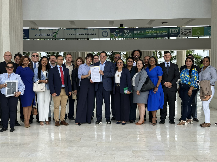 Tribunal Electoral sobre UNE