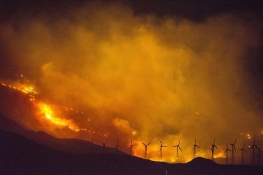 Incendio de California ha quemado ya 7.000 hectáreas y causado 6 heridos