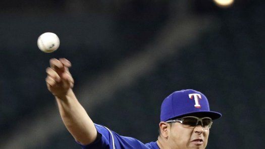Guzmán y Jurado encaminan a Rangers al triunfo 2-0