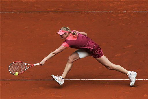 Nadal avanza en Madrid; Azarenka eliminada