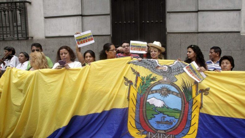 Manifestación en Madrid a favor del gobierno de Rafael Correa