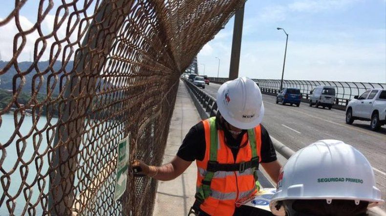 MOP inspecciona trabajos de mantenimiento en Puente de Las Américas