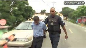 Sorprenden a profesor con estudiante dentro de un vehículo