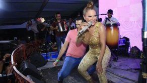 Samy y Sandra Sandoval realizan su tradicional Amanecida en Los Uveros.