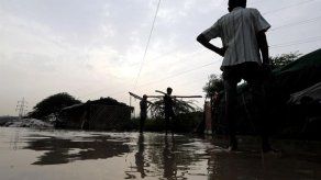Aumentan a 150 los muertos por lluvias en el norte de la India