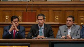 Parlamento venezolano aplaza sesión tras un operativo policial en su sede