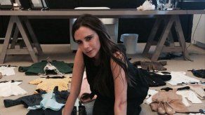 Victoria Beckham dona la ropa de su hija Harper