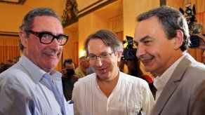 Zapatero evita polemizar y está dispuesto a informar sobre su visita a Cuba