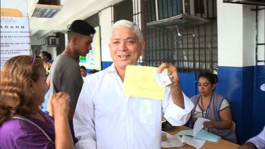 Ex diputado González renuncia al CD y se inscribe en el Panameñismo