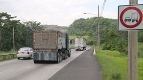 Evalúan nueva reglamentación para tramitar licencias para conducir camiones de carga