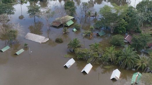 Pueblos inundados y miles de desplazados: la lluvia no da tregua en Surinam