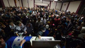Funeral de ambientalista asesinada desata protesta social en Honduras