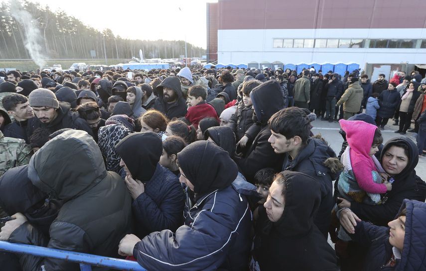 Unos pocos migrantes han muerto en los bosques en la frontera. Otros han abandonado las esperanzas de llegar a Europa y fueron colocados en vuelos de egreso a sus países esta semana.