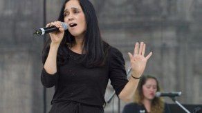 Julieta Venegas plasma en un nuevo disco su dolor por México