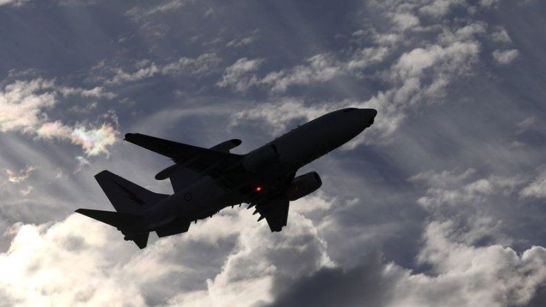 Pulsos alientan búsqueda de avión desaparecido