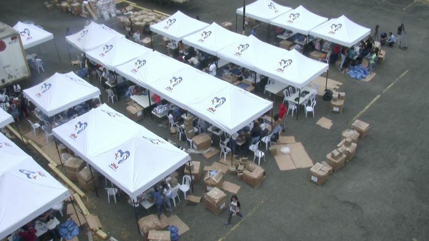 En jornada los voluntarios de la JMJ arman el kit del peregrino