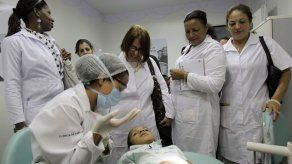 Lula lamenta retirada de médicos cubanos de Brasil por prejuicio de Bolosonaro