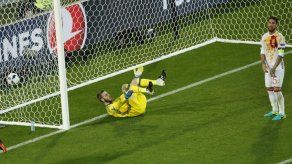 España lamenta sus inoportunos pasos en falso