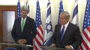 Kerry insiste en que la amenaza de la fuerza contra Siria es real