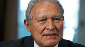 Sánchez Cerén deja gobierno salvadoreño con fuertes críticas