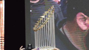 Cora recibe nuevo contrato con Medias Rojas hasta 2021