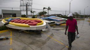 Miles de personas sin electricidad en República Dominicana por huracán María