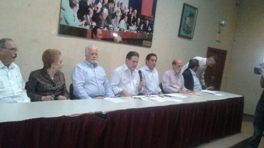Expresidentes piden reorganización del PRD