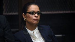 Exvicepresidenta de Guatemala detenida denuncia a juez que embargó sus bienes