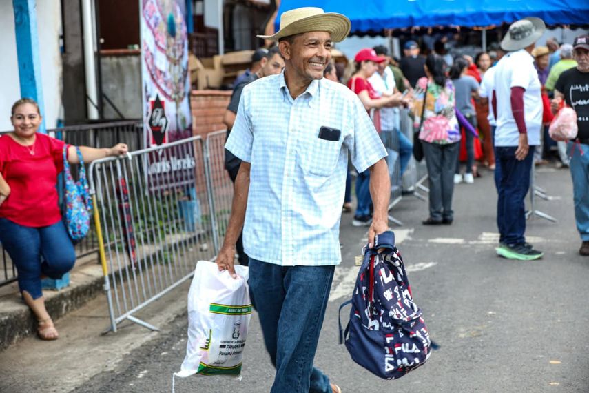 Naviferias en Guararé 2025.