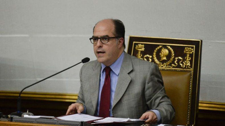 Chavismo dice que el abandono de cargo de Maduro es una barbaridad jurídica